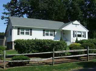49 Fairwood Farms Dr, West Hartford, CT 06107