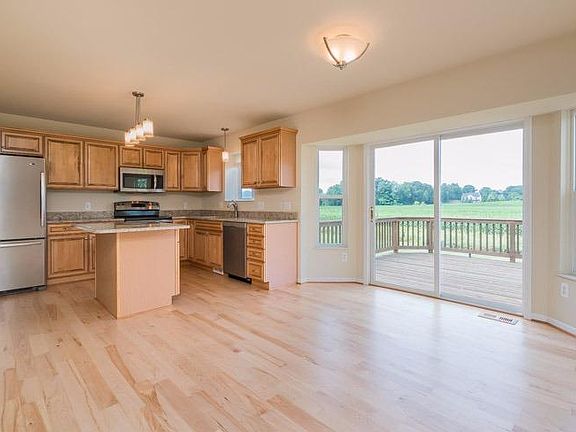 4th image of 3004 Fieldstone Dr