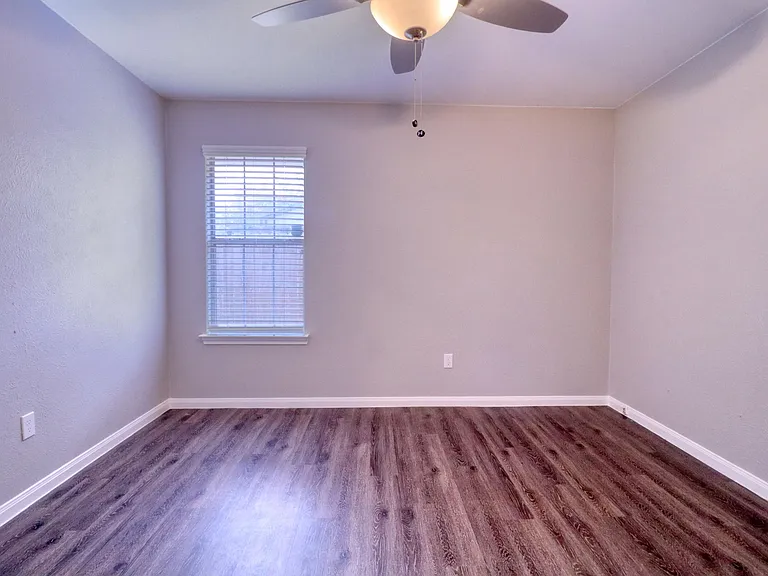 2221 Bowie Dr #11 — Photo 30