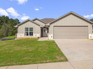 19889 Meadow West Ln, Flint, TX 75762