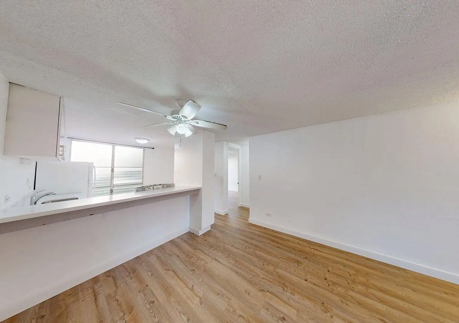 Pet-Negotiable. Newly Remodeled. Assigned Parking — Photo 3