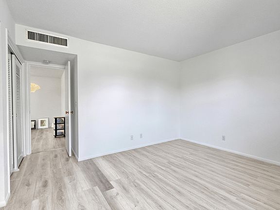 5th image of 2540 Boundbrook Boulevard #205