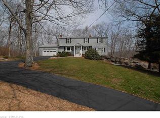 8 Oneill Ln, Branford, CT 06405