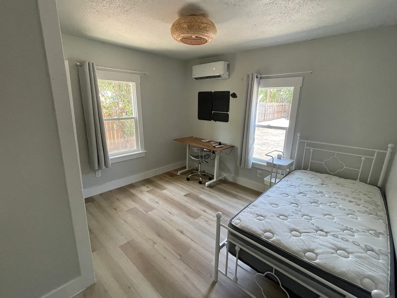 4 bed, 2000 sqft, $760 — Photo 2