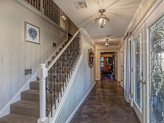 3rd image of 201 Westlane Cir