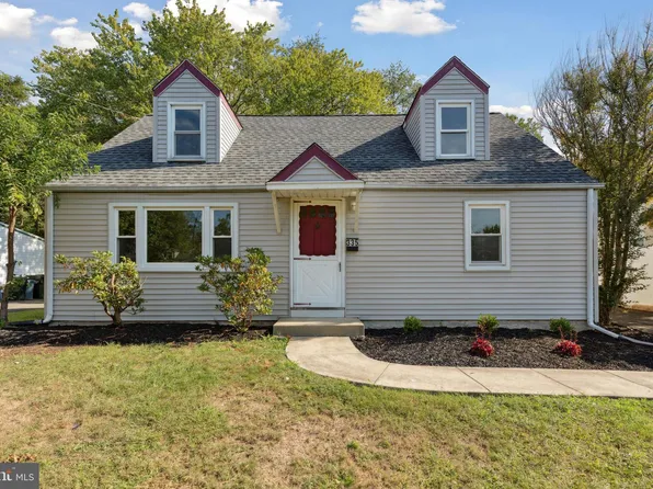 335 Surrey Ln, Hatboro, PA 19040
