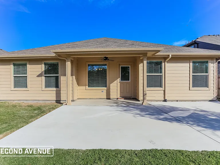 621 Creekview Dr — Photo 17