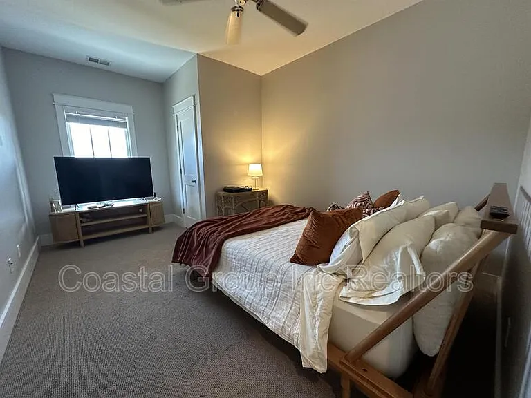 4635 Pleasant Ave #D — Photo 22
