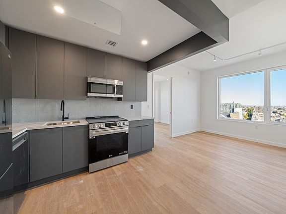 3rd image of 931 Carroll St #1306