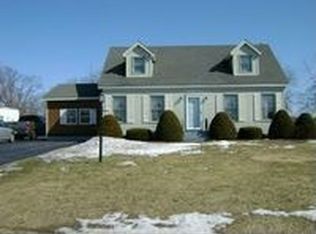 58 Colonial Rd, Stillwater, NY 12170