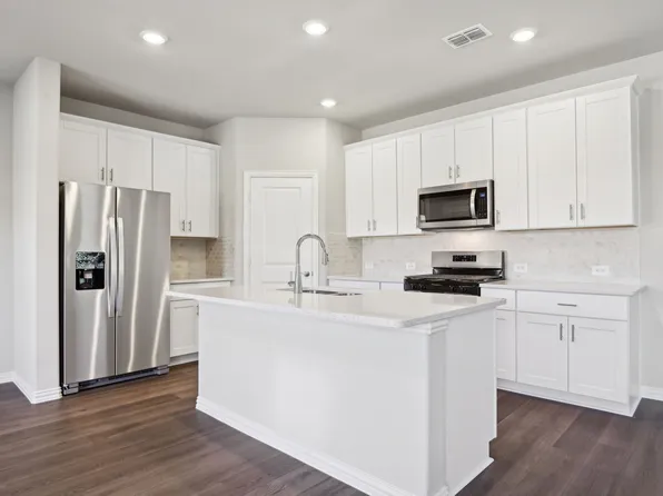 920 Dayflower Ct, Lavon, TX 75166