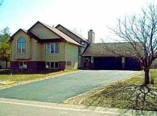 14440 Woodbridge Ln, Savage, MN 55378