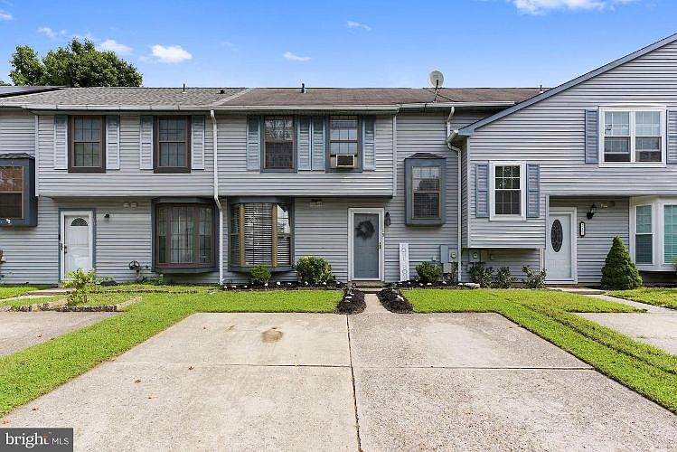1st image of 15 Kanabe Dr