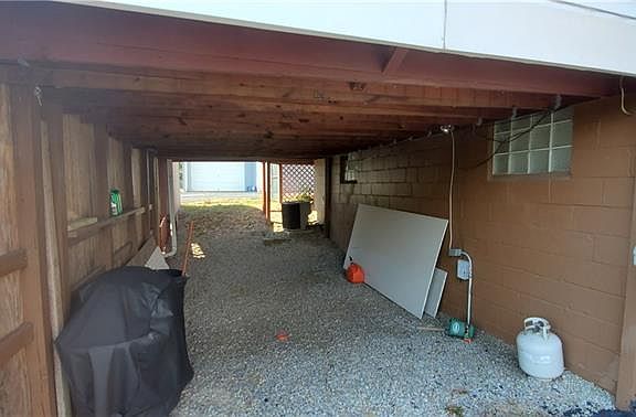 5th image of 309 Cedarhurst Dr