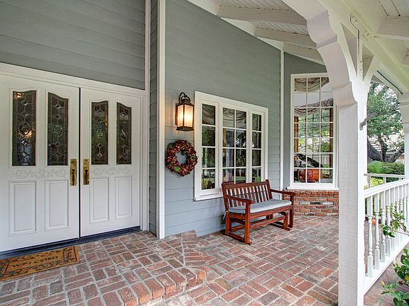 3rd image of 233 Windwood Lane
