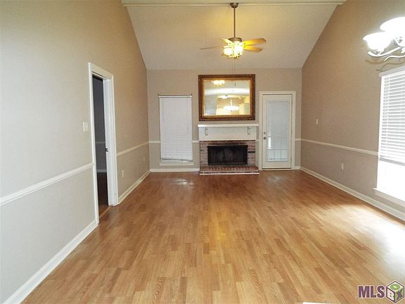 2nd image of 3353 White Oak St