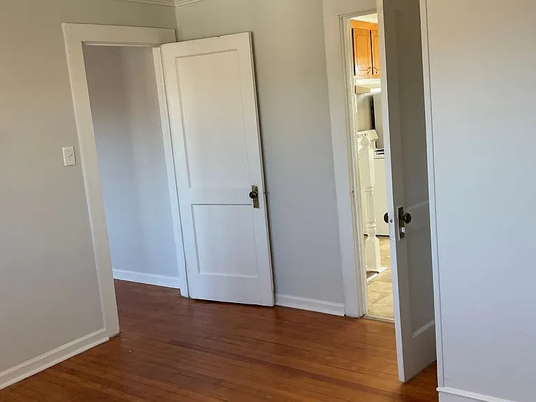 320 3rd St #5 — Photo 7