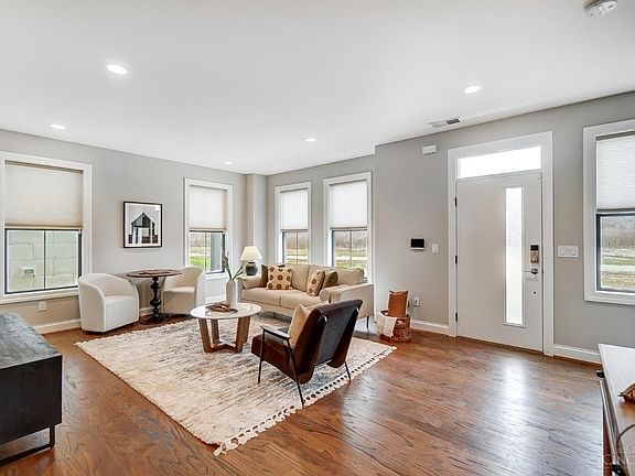 5th image of 5106 Arabella Circle Blue