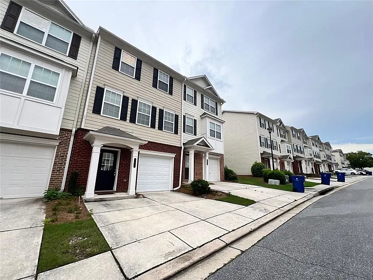 6877 Slate Stone Way SE — Photo 2