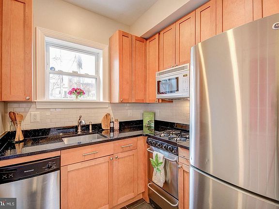 5th image of 413 I St NE
