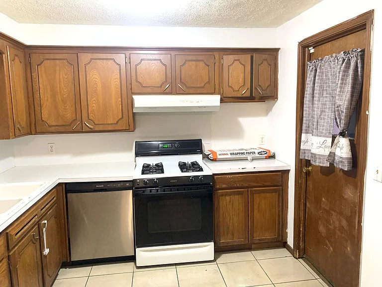 4000 SE 14th Pl — Photo 3