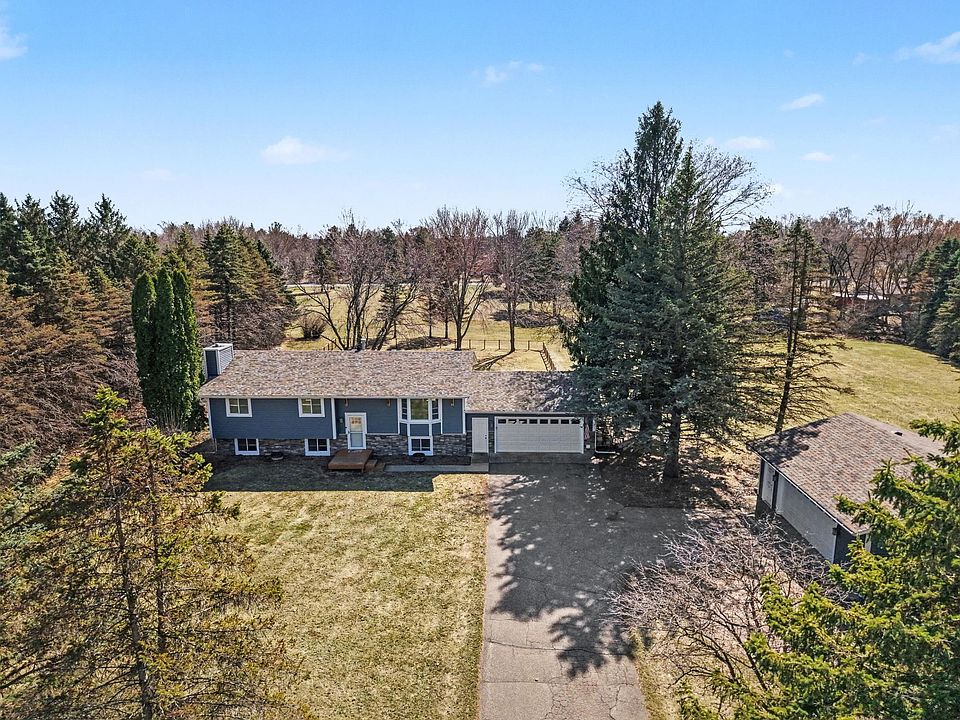1st image of 471 McCutcheon Rd