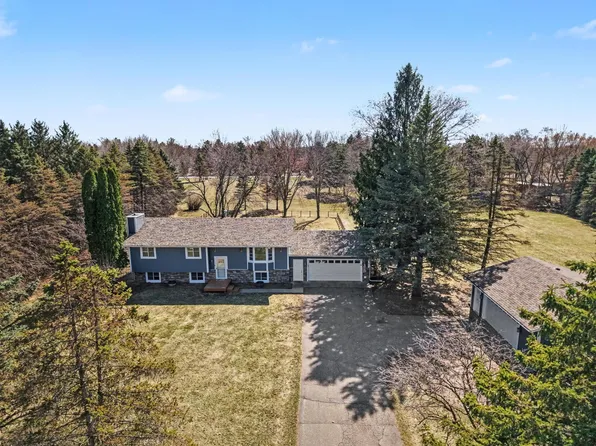 471 McCutcheon Rd, Hudson, WI 54016