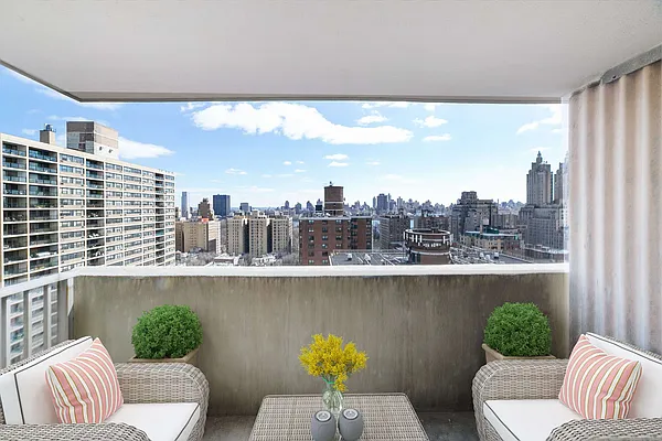 Sold by Keller Williams City Views Realty | media 23