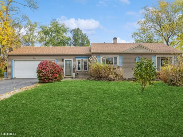 11 Manor Rd, Lake Zurich, IL 60047