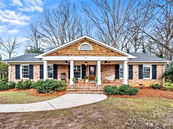 233 Chiswick Rd, Charlotte, NC 28211