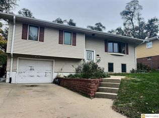 3951 S 37th St, Omaha, NE 68107