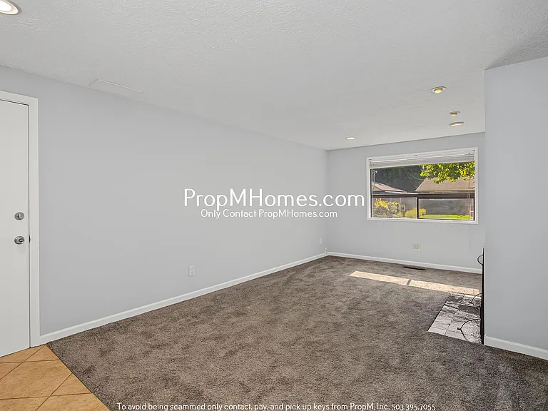 11908 SE 56th Ave — Photo 9