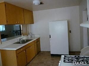 4th image of 250 S Grande Ave