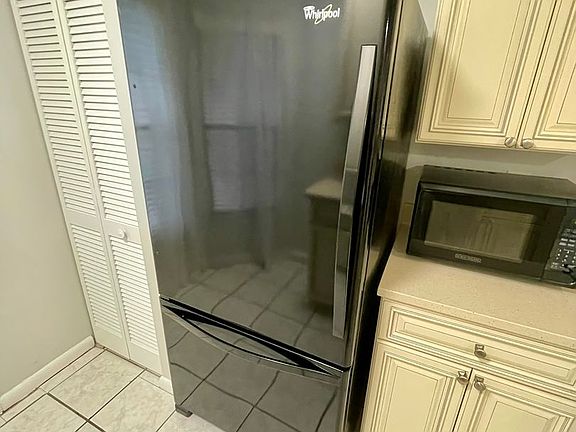 2nd image of 827 Long Meadow Ct