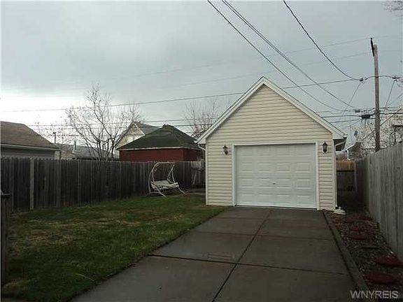 5th image of 63 Lyndale Ave