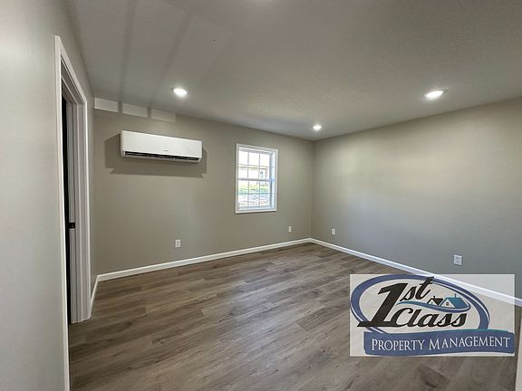 4th image of 112 Evergreen Pl