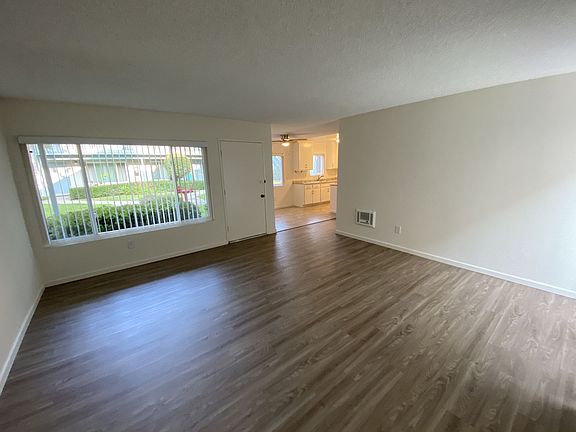 4th image of 372 W Bay St #23