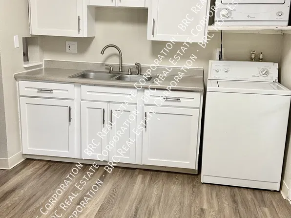 320 Washington Ave APT 2, Golden, CO 80403