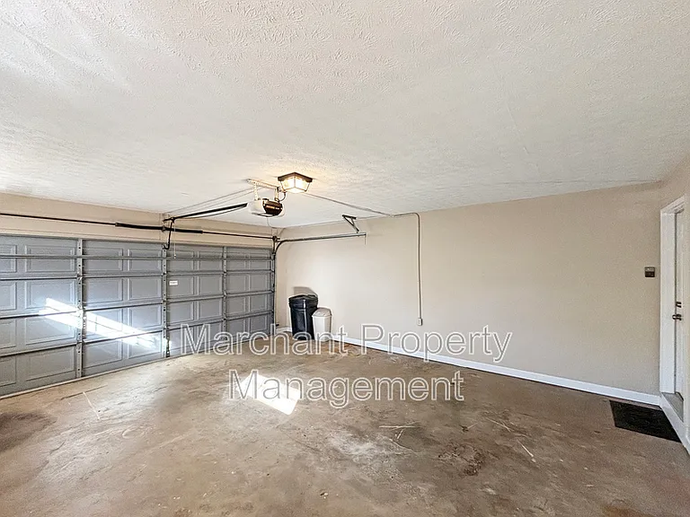 102 Longview Ter — Photo 22