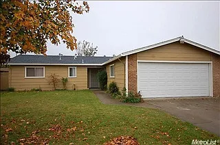 340 Clark St photo 1