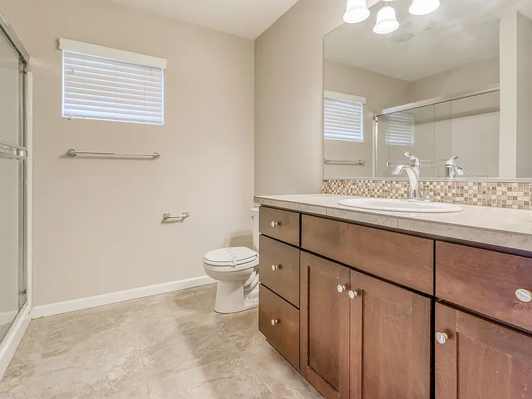 6232 NE Sherborne St — Photo 16