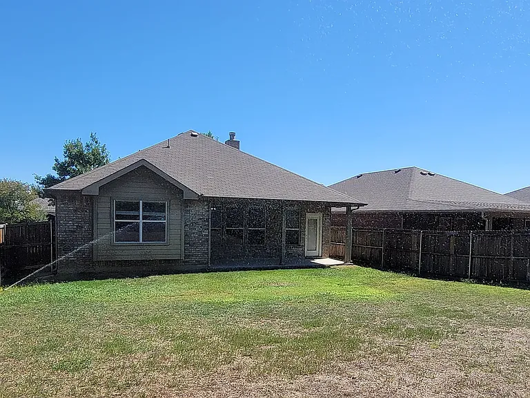 806 Bens Dr — Photo 18