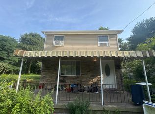 951 Frazier St, Springdale, PA 15144