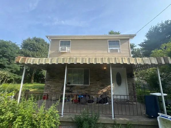 951 Frazier St, Springdale, PA 15144