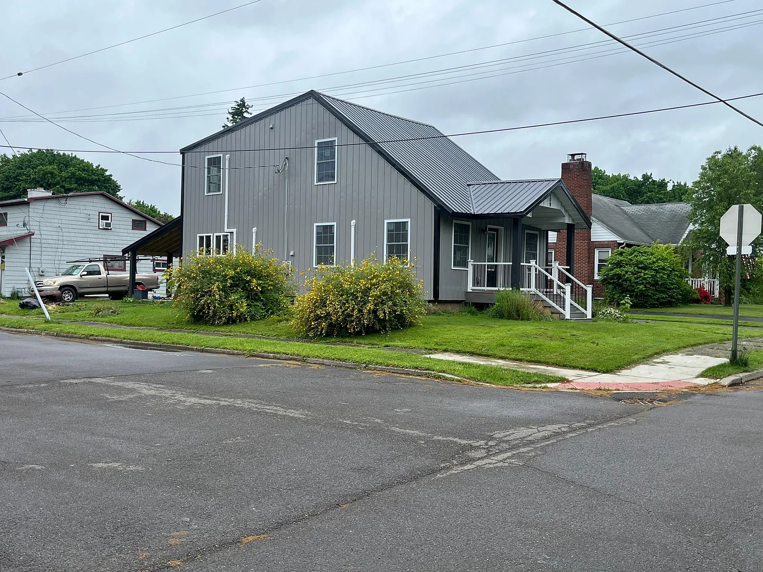209 Reynolds Ave — Photo 1