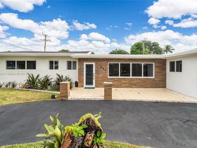 920 NE 181st St, Miami, FL, 33162