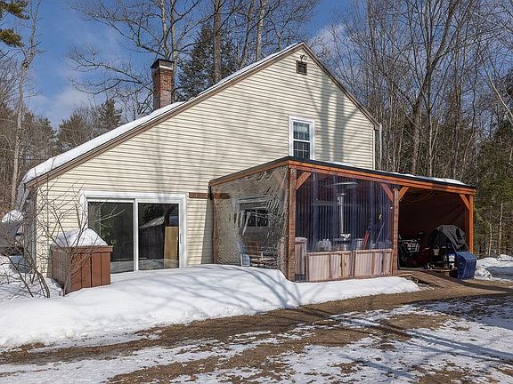 3rd image of 20 Fairgrounds Road