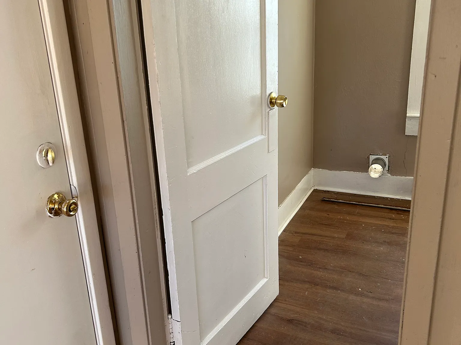 4 bed, 1.5 bath, 1170 sqft, $1,100 — Photo 2