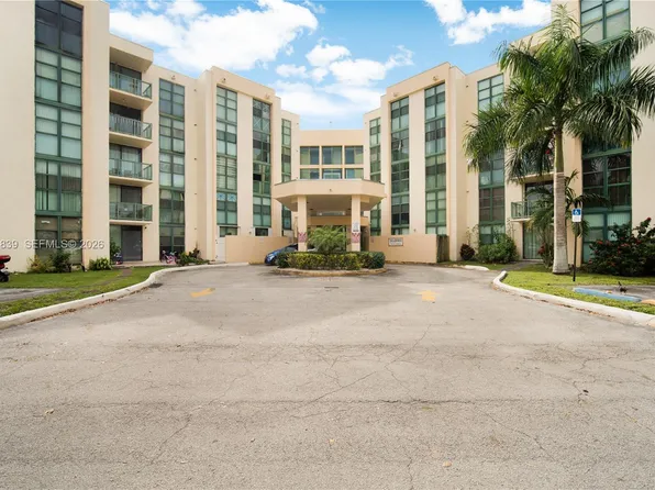 2075 SW 122nd Ave APT 130, Miami, FL 33175