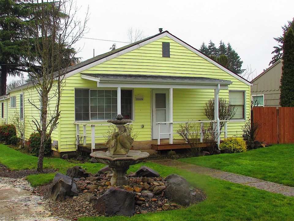 2nd image of 52404 3rd St